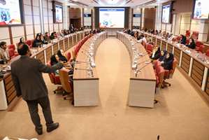 برگزاری کارگاه آموزشی شناسایی و پایش مصدومان سوانح پرتوی در مراکز درمانی به مناسبت هفته پدافند غیرعامل